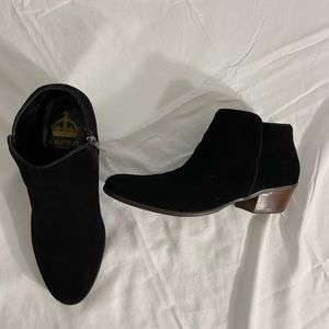 Crown Vintage black booties ✨